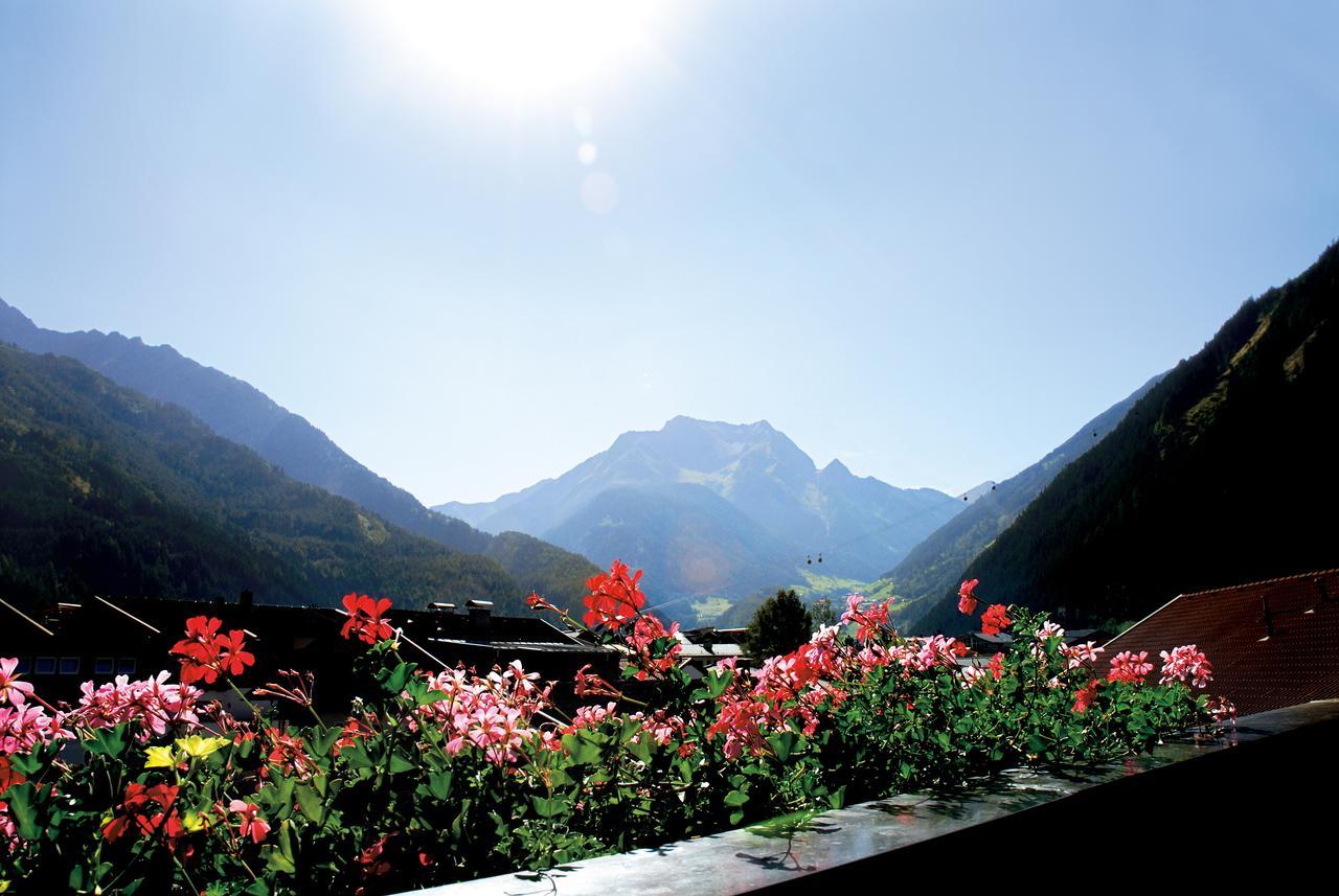 Alpine Hideaway Zillertalerhof Hotell Mayrhofen Exteriör bild